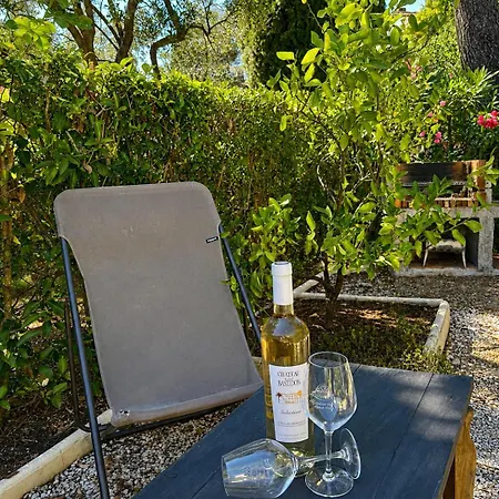 Апартаменты Climatise Avec Jardin *